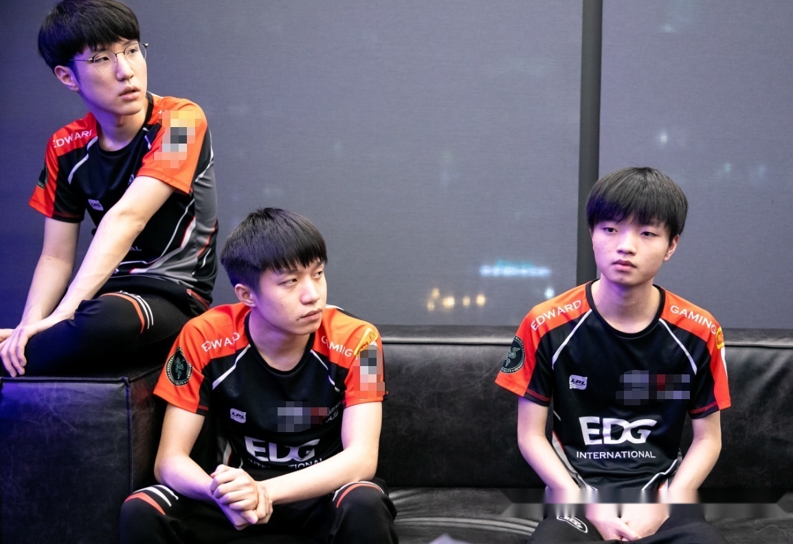 kaiyun-MAD观众热烈欢呼！，大坂直美迎来三赛季出色发挥观众掌声雷动-kaiyun